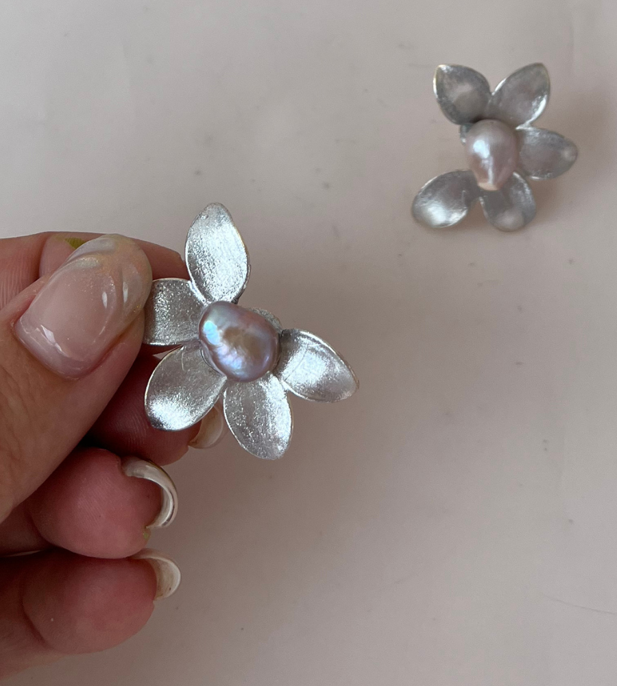 Half Daisy Plata
