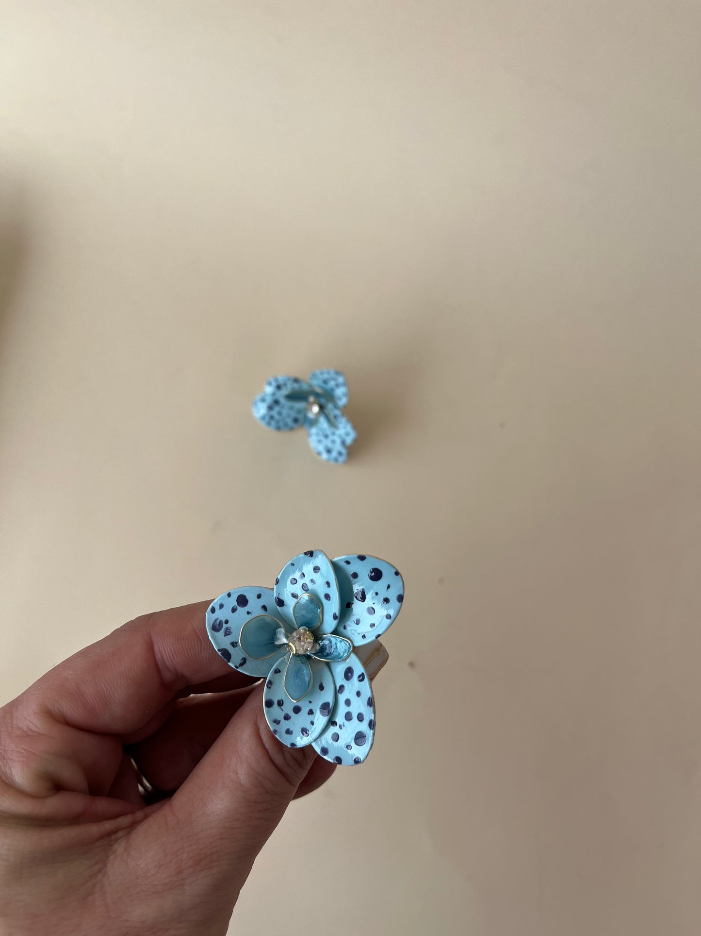 Orchid Dot Blue