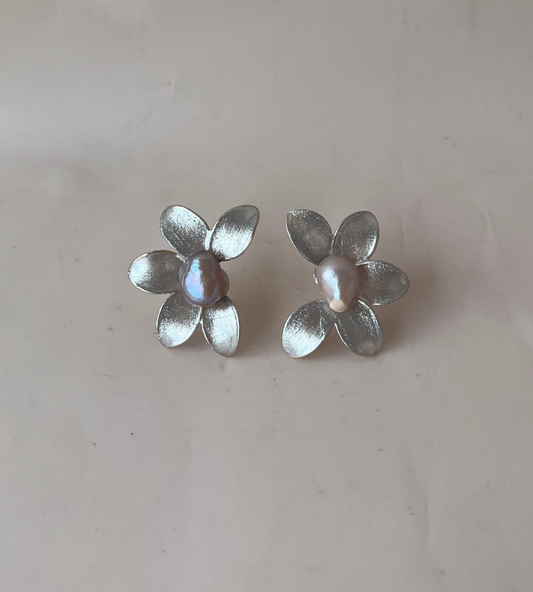 Half Daisy Plata